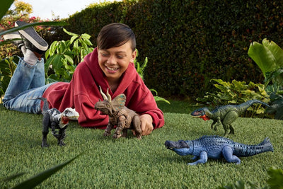 Jurassic World Rebirth Gigantic Thrashers Chilantalsaurus Dinosaur Figure Toy, Dual Attack
